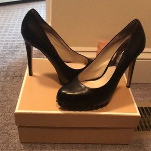 Black Michael Kora pumps